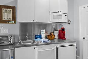 Bridgeview On Broad 1 Bedroom Home by RedAwning