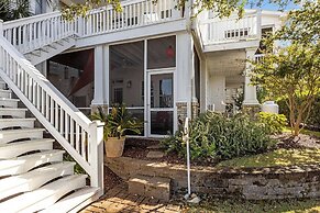 Bridgeview On Broad 1 Bedroom Home by RedAwning