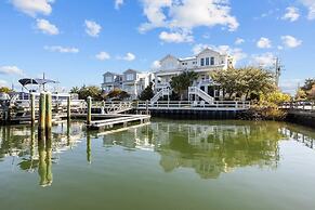 Bridgeview On Broad 1 Bedroom Home by RedAwning