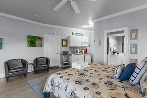 Bridgeview On Broad 1 Bedroom Home by RedAwning