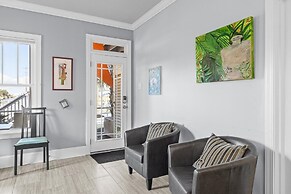 Bridgeview On Broad 1 Bedroom Home by RedAwning