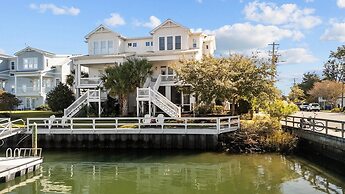 Bridgeview On Broad 1 Bedroom Home by RedAwning