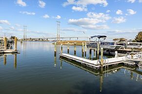 Bridgeview On Broad 1 Bedroom Home by RedAwning