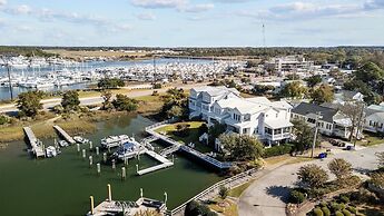 Bridgeview On Broad 1 Bedroom Home by RedAwning