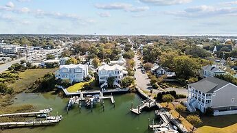 Bridgeview On Broad 1 Bedroom Home by RedAwning