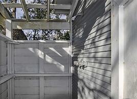 Whispering Oaks 3 Bedroom Home by RedAwning