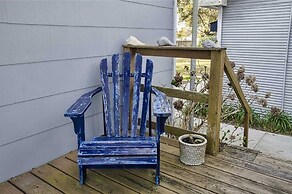 Whispering Oaks 3 Bedroom Home by RedAwning