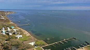 Whispering Oaks 3 Bedroom Home by RedAwning