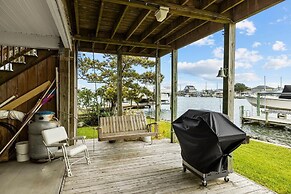 One More Drift 4 Bedroom Home by RedAwning