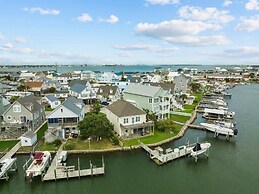 One More Drift 4 Bedroom Home by RedAwning