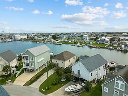 One More Drift 4 Bedroom Home by RedAwning