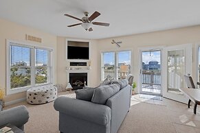 One More Drift 4 Bedroom Home by RedAwning