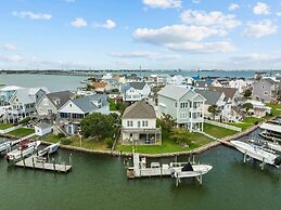 One More Drift 4 Bedroom Home by RedAwning