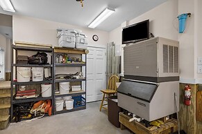 One More Drift 4 Bedroom Home by RedAwning