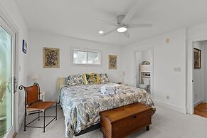 Perkins Cottage 5 Bedroom Home by RedAwning