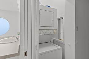 Perkins Cottage 5 Bedroom Home by RedAwning