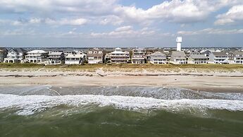 Perkins Cottage 5 Bedroom Home by RedAwning