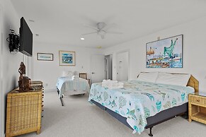 Perkins Cottage 5 Bedroom Home by RedAwning