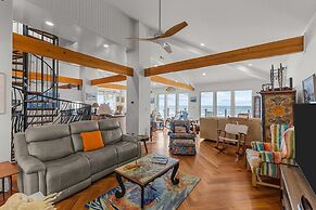 Perkins Cottage 5 Bedroom Home by RedAwning