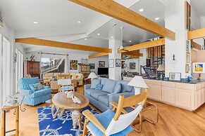 Perkins Cottage 5 Bedroom Home by RedAwning