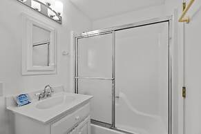 Perkins Cottage 5 Bedroom Home by RedAwning