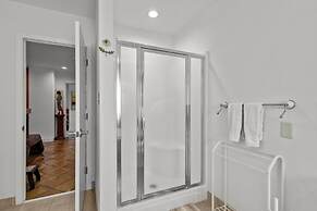 Perkins Cottage 5 Bedroom Home by RedAwning