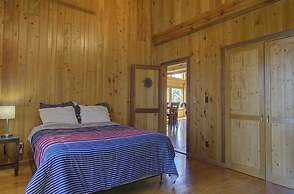 Nautical Getaway 3 Bedroom Home by RedAwning