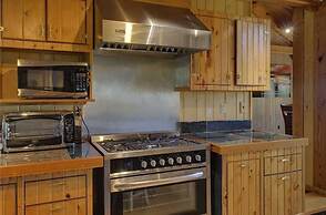 Nautical Getaway 3 Bedroom Home by RedAwning