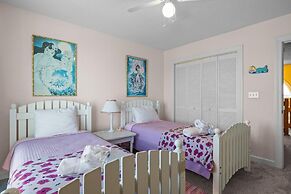 Ohana 5 Bedroom Home by RedAwning