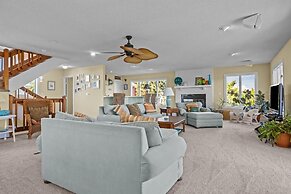 Ohana 5 Bedroom Home by RedAwning