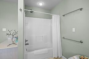 Ohana 5 Bedroom Home by RedAwning