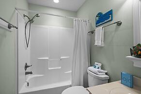 Ohana 5 Bedroom Home by RedAwning