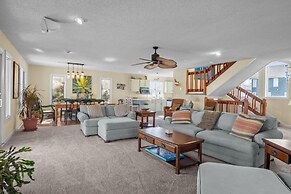 Ohana 5 Bedroom Home by RedAwning