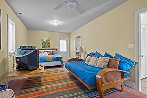 Ohana 5 Bedroom Home by RedAwning