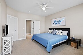 The Blue Chill 3 Bedroom Townhouse