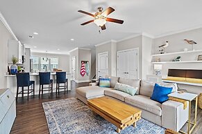 The Blue Chill 3 Bedroom Townhouse by RedAwning