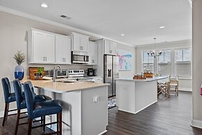 The Blue Chill 3 Bedroom Townhouse by RedAwning