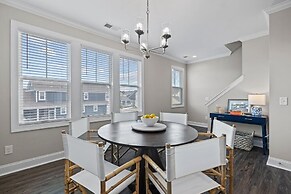 The Blue Chill 3 Bedroom Townhouse by RedAwning