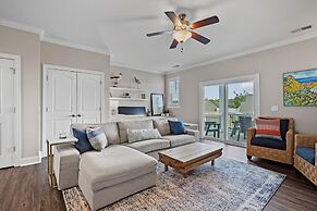 The Blue Chill 3 Bedroom Townhouse by RedAwning