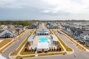 The Blue Chill 3 Bedroom Townhouse by RedAwning