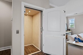 The Blue Chill 3 Bedroom Townhouse by RedAwning