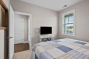 The Blue Chill 3 Bedroom Townhouse by RedAwning