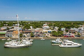 The Blue Chill 3 Bedroom Townhouse by RedAwning