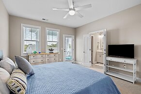 The Blue Chill 3 Bedroom Townhouse by RedAwning