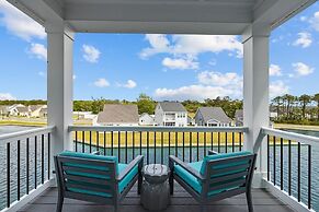 The Blue Chill 3 Bedroom Townhouse by RedAwning