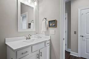 The Blue Chill 3 Bedroom Townhouse by RedAwning