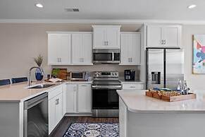 The Blue Chill 3 Bedroom Townhouse by RedAwning