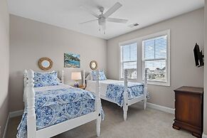 The Blue Chill 3 Bedroom Townhouse by RedAwning