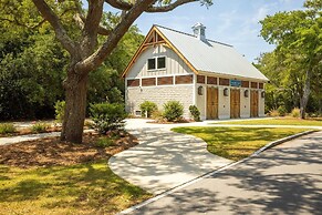 The Blue Chill 3 Bedroom Townhouse by RedAwning
