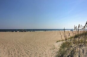 Linger Longer 3 Bedroom Home by RedAwning